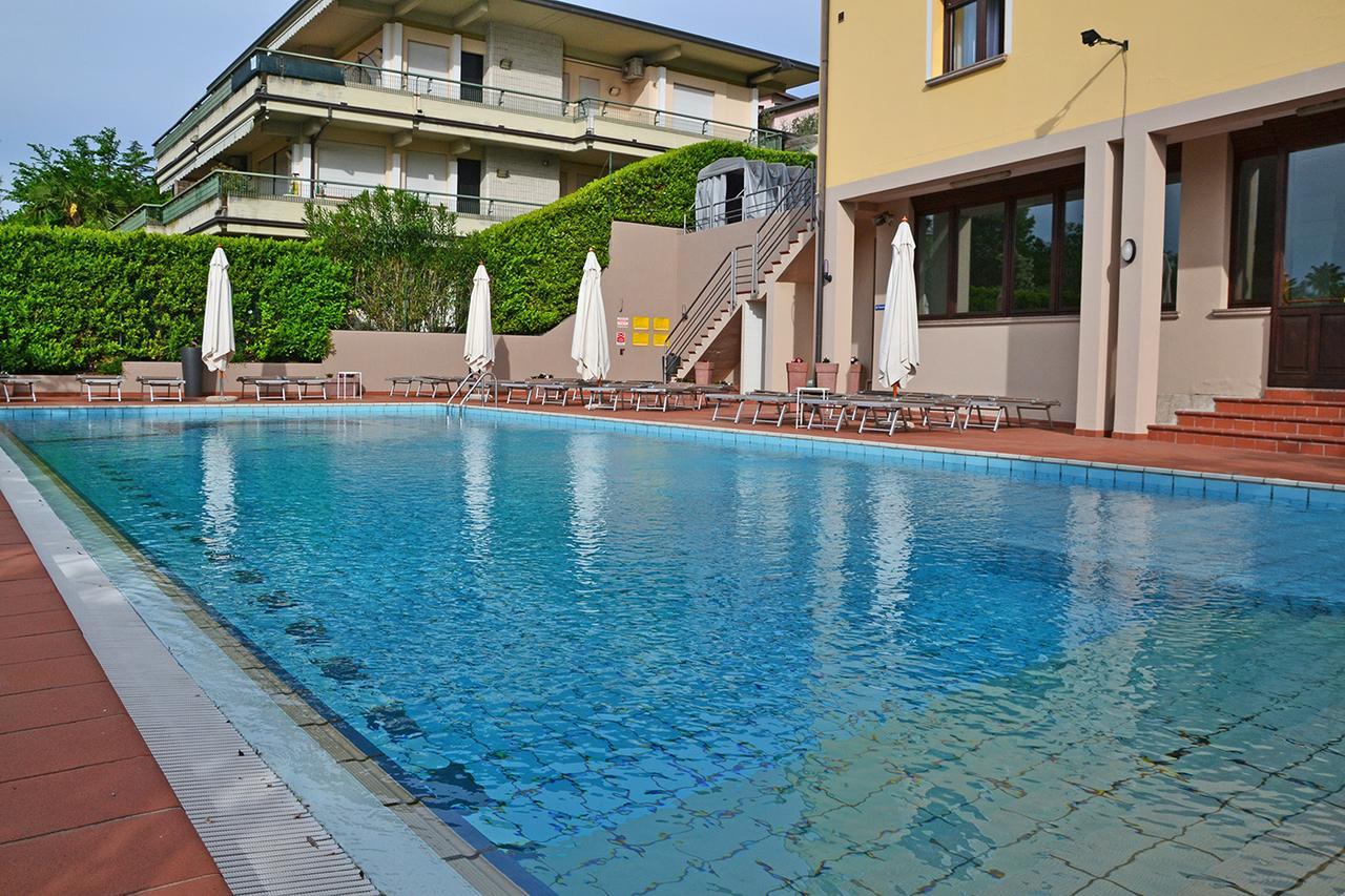 Blu Garda Hotel 萨罗 外观 照片